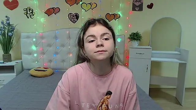 Snapshot of TinaRedly chatting on March 8, 1:03 pm TinaRedly online show from March 8, 1:03 pm