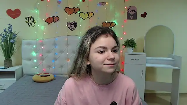 Snapshot of TinaRedly chatting on March 8, 4:06 pm TinaRedly online show from March 8, 4:06 pm