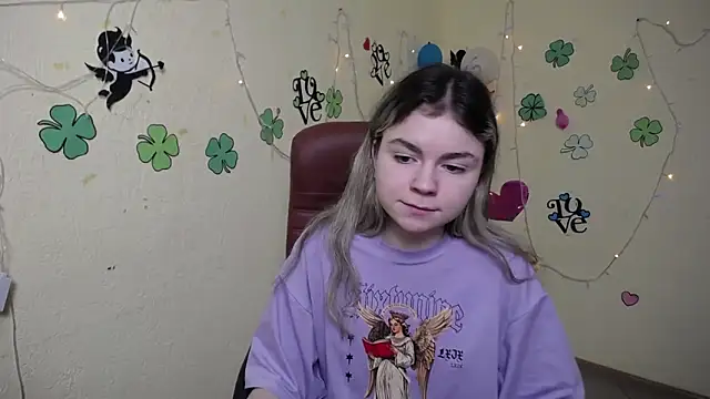 Snapshot of TinaRedly chatting on March 14, 9:21 pm TinaRedly online show from March 14, 9:21 pm