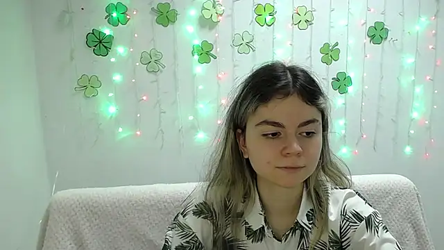 Snapshot of TinaRedly chatting on March 16, 9:26 pm TinaRedly online show from March 16, 9:26 pm