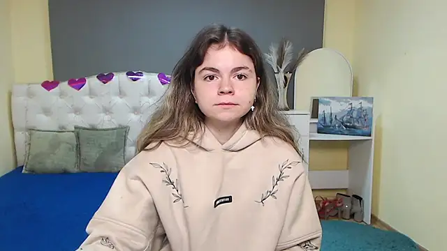 Snapshot of TinaRedly chatting on September 29, 5:45 am TinaRedly online show from September 29, 5:45 am