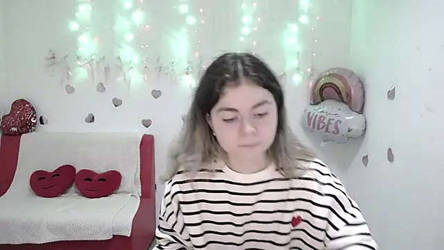 Snapshot of TinaRedly chatting on October 6, 5:54 pm TinaRedly online show from October 6, 5:54 pm