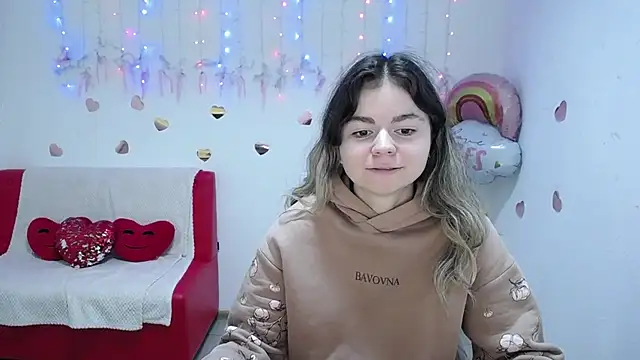 Snapshot of TinaRedly chatting on October 13, 5:24 pm TinaRedly online show from October 13, 5:24 pm