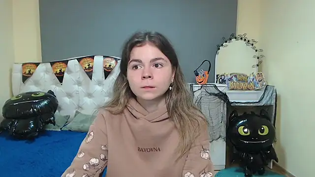 Snapshot of TinaRedly chatting on October 19, 5:35 pm TinaRedly online show from October 19, 5:35 pm