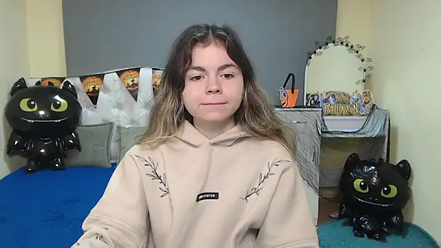 Snapshot of TinaRedly chatting on October 23, 6:02 am TinaRedly online show from October 23, 6:02 am