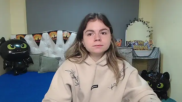 Snapshot of TinaRedly chatting on November 2, 6:43 pm TinaRedly online show from November 2, 6:43 pm