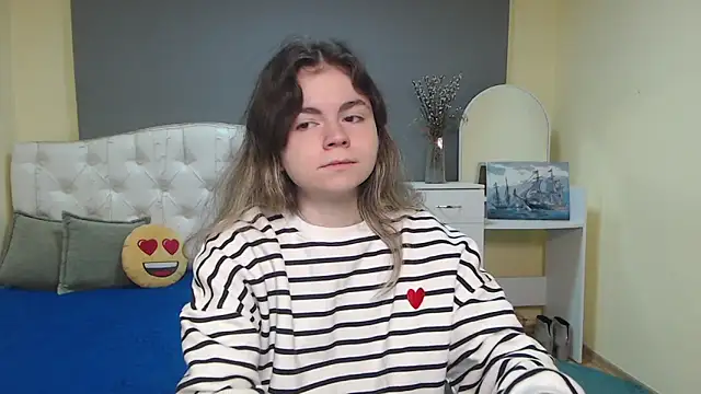 Snapshot of TinaRedly chatting on November 6, 12:06 pm TinaRedly online show from November 6, 12:06 pm