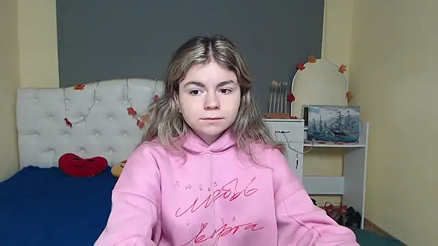 Snapshot of TinaRedly chatting on November 20, 6:57 am TinaRedly online show from November 20, 6:57 am