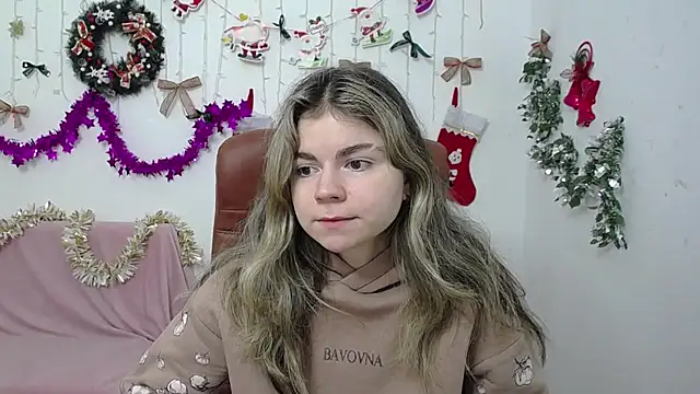 Snapshot of TinaRedly chatting on December 22, 6:38 pm TinaRedly online show from December 22, 6:38 pm