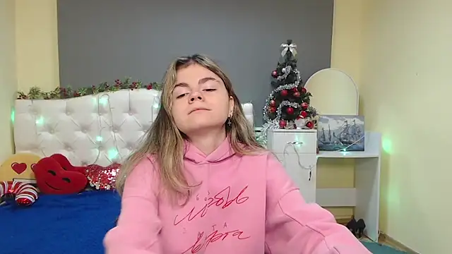 Snapshot of TinaRedly chatting on January 8, 6:37 am TinaRedly online show from January 8, 6:37 am