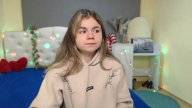 Snapshot of TinaRedly chatting on January 11, 6:24 pm TinaRedly online show from January 11, 6:24 pm