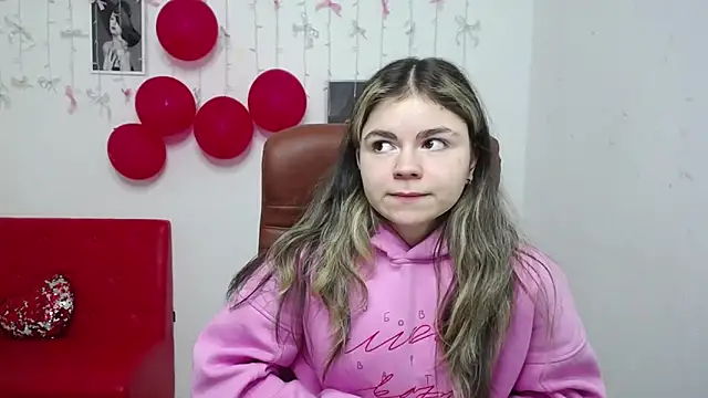 Snapshot of TinaRedly chatting on January 14, 6:24 pm TinaRedly online show from January 14, 6:24 pm