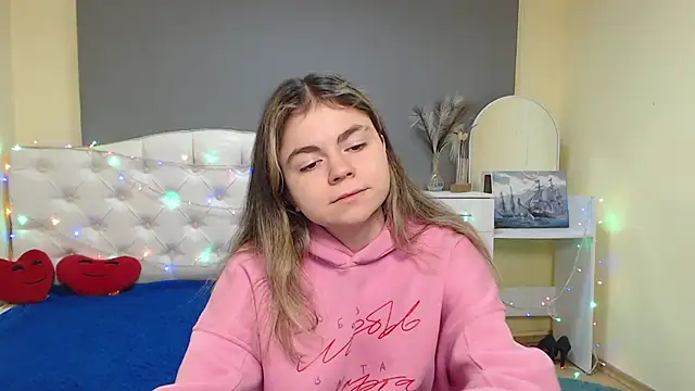 Snapshot of TinaRedly chatting on January 16, 7:01 am TinaRedly online show from January 16, 7:01 am