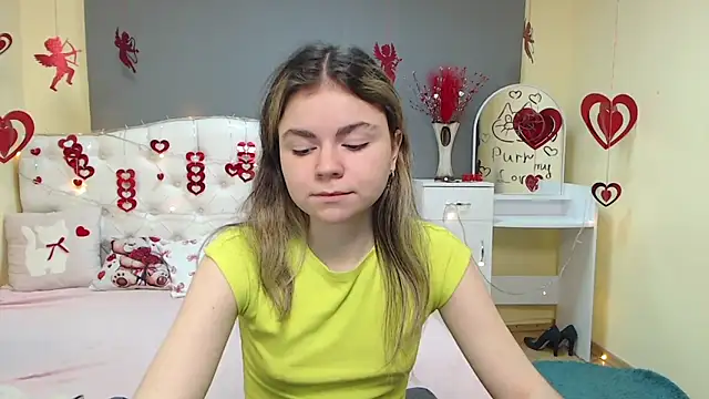 Snapshot of TinaRedly chatting on February 10, 7:40 pm TinaRedly online show from February 10, 7:40 pm