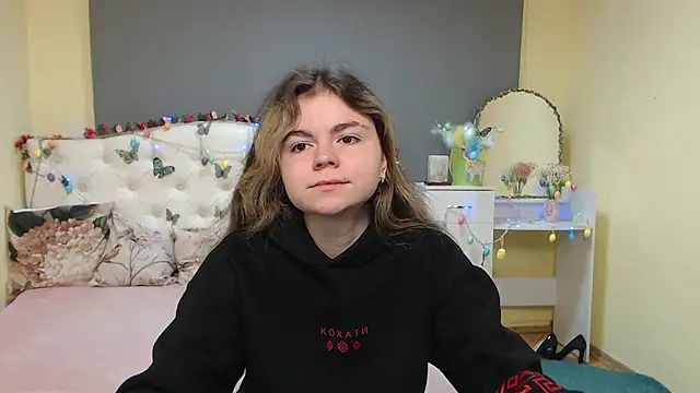 TinaRedly online show from March 31, 6:14 am