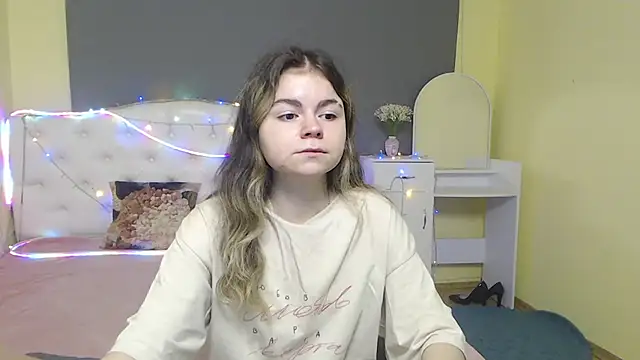 TinaRedly online show from May 7, 5:24 am