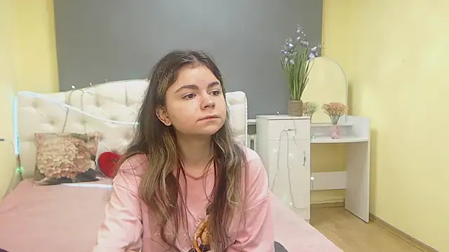 TinaRedly online show from May 14, 6:09 am