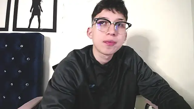 Snapshot of _Thomas_hot_ chatting on September 19, 3:08 am Thomas hot online show from September 19, 3:08 am