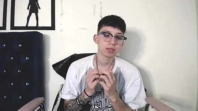 Snapshot of _Thomas_hot_ chatting on September 24, 2:04 am Thomas hot online show from September 24, 2:04 am