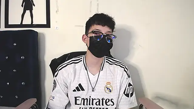 Snapshot of _Thomas_hot_ chatting on October 8, 3:59 am Thomas hot online show from October 8, 3:59 am