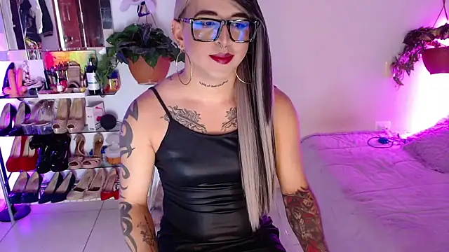 Laveneno ortiz07 online show from May 4, 11:12 pm