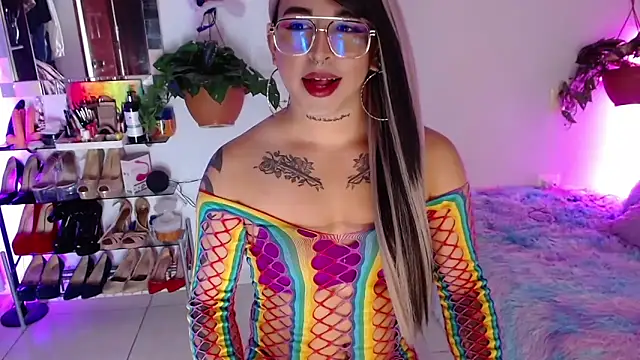 Laveneno ortiz07 online show from May 13, 11:22 pm