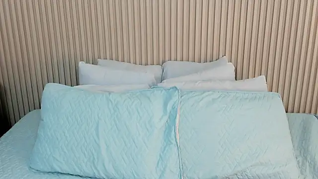 charlottebrowns  online show from October 21, 12:17 pm