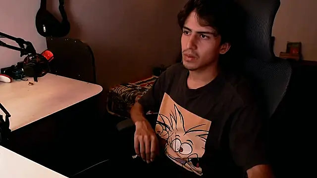 Snapshot of Thieves9 chatting on December 15, 5:13 am Thieves9 online show from December 15, 5:13 am