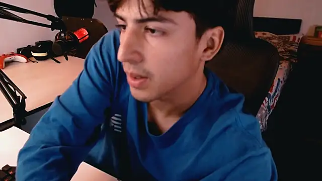 Snapshot of Thieves9 chatting on December 26, 7:38 pm Thieves9 online show from December 26, 7:38 pm