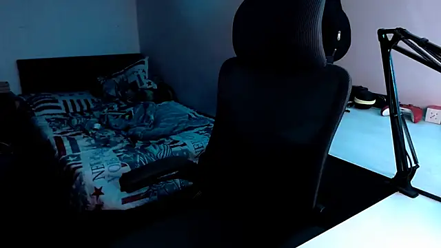 Snapshot of Thieves9 chatting on January 27, 12:16 pm Thieves9 online show from January 27, 12:16 pm