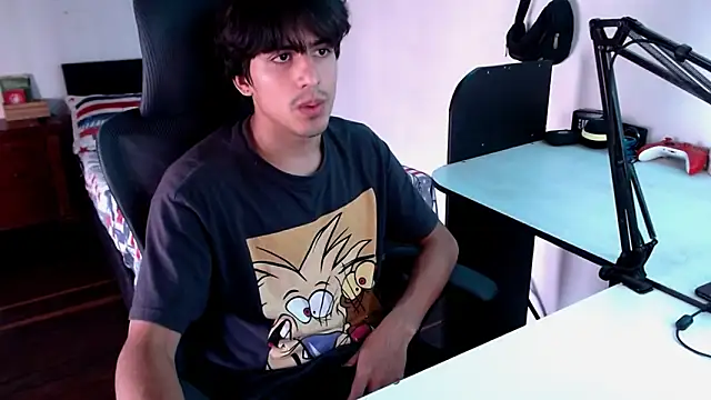 Snapshot of Thieves9 chatting on February 22, 7:25 pm Thieves9 online show from February 22, 7:25 pm