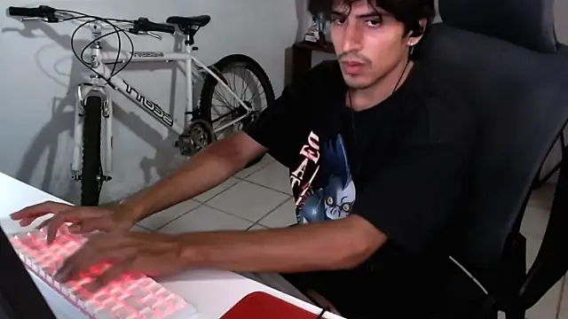 Snapshot of Thieves9 chatting on September 13, 8:58 am Thieves9 online show from September 13, 8:58 am