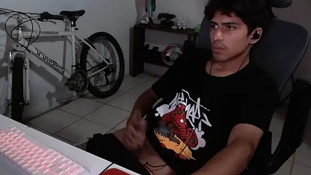 Snapshot of Thieves9 chatting on October 7, 12:08 am Thieves9 online show from October 7, 12:08 am