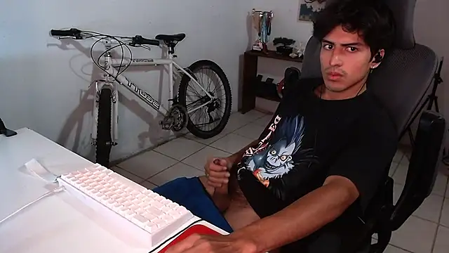 Snapshot of Thieves9 chatting on October 22, 5:13 pm Thieves9 online show from October 22, 5:13 pm