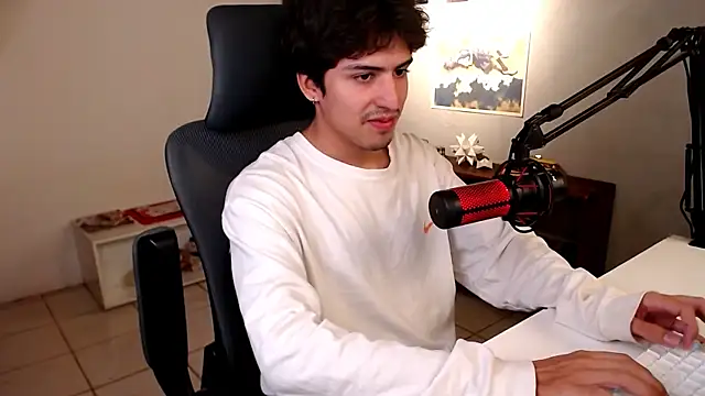 Snapshot of Thieves9 chatting on February 27, 10:21 pm Thieves9 online show from February 27, 10:21 pm