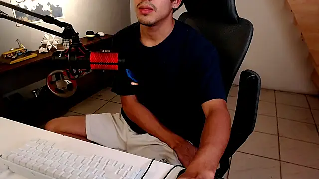 Snapshot of Thieves9 chatting on March 2, 5:08 am Thieves9 online show from March 2, 5:08 am