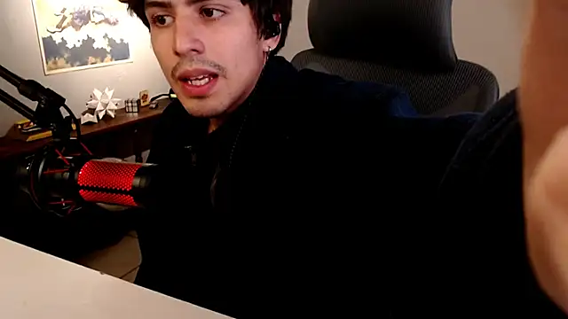 Snapshot of Thieves9 chatting on March 10, 5:34 am Thieves9 online show from March 10, 5:34 am