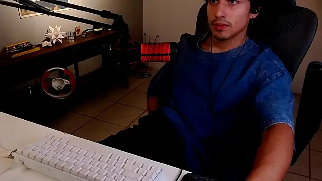 Snapshot of Thieves9 chatting on March 16, 8:35 pm Thieves9 online show from March 16, 8:35 pm