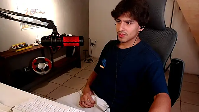 Snapshot of Thieves9 chatting on March 27, 6:30 am Thieves9 online show from March 27, 6:30 am