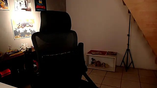 Snapshot of Thieves9 chatting on April 1, 3:40 am Thieves9 online show from April 1, 3:40 am