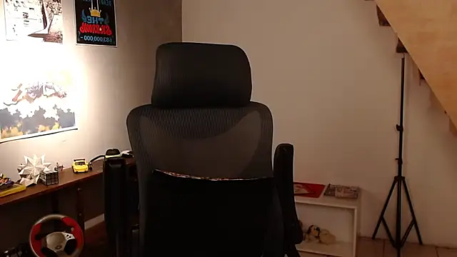 Snapshot of Thieves9 chatting on April 9, 3:50 am Thieves9 online show from April 9, 3:50 am