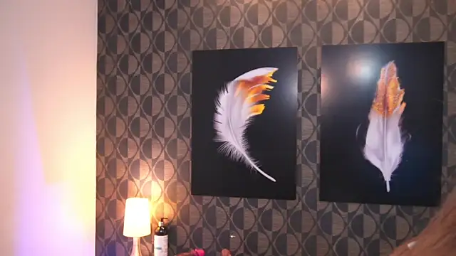 Snapshot of SharomRoss chatting on October 14, 3:57 pm SharomRoss online show from October 14, 3:57 pm