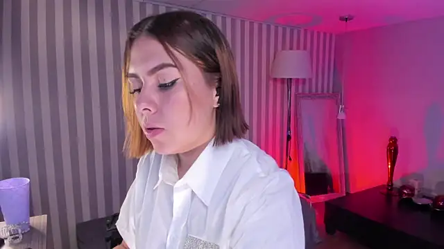 ArianaBaker online show from January 8, 1:31 pm