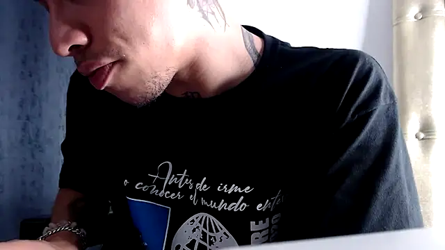 Osiiriis online show from March 18, 4:58 am