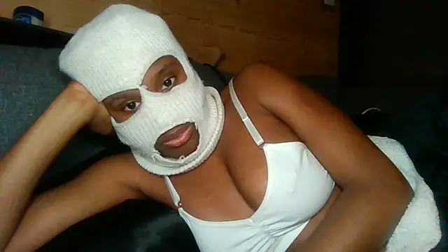 Snapshot of LabelleOnyx chatting on March 22, 8:45 pm LabelleOnyx online show from March 22, 8:45 pm