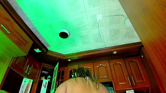 LaureenHills online show from December 7, 2:42 am