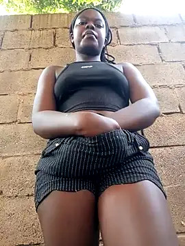 Snapshot of Sarie_sho chatting on October 25, 5:04 am Sarie sho online show from October 25, 5:04 am