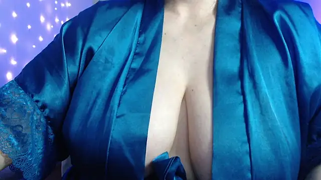 missdaniels online show from January 11, 2:52 am