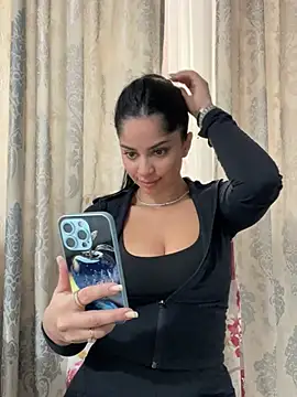  adelle online show from February 19, 11:50 am