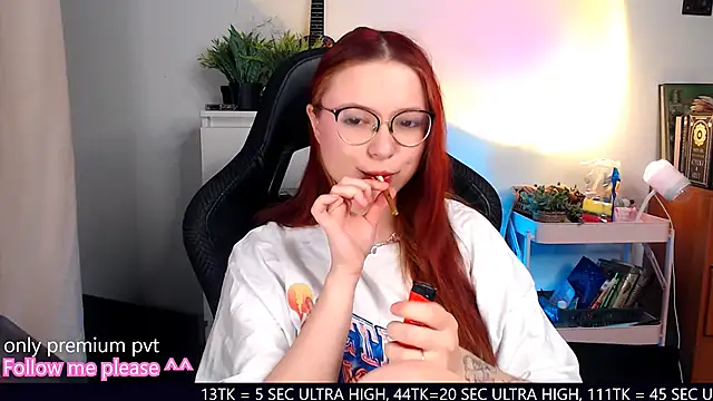 me  hanna online show from October 2, 10:28 pm